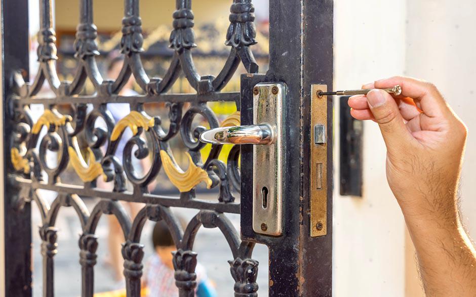 serrurier porte claquée Ris-Orangis